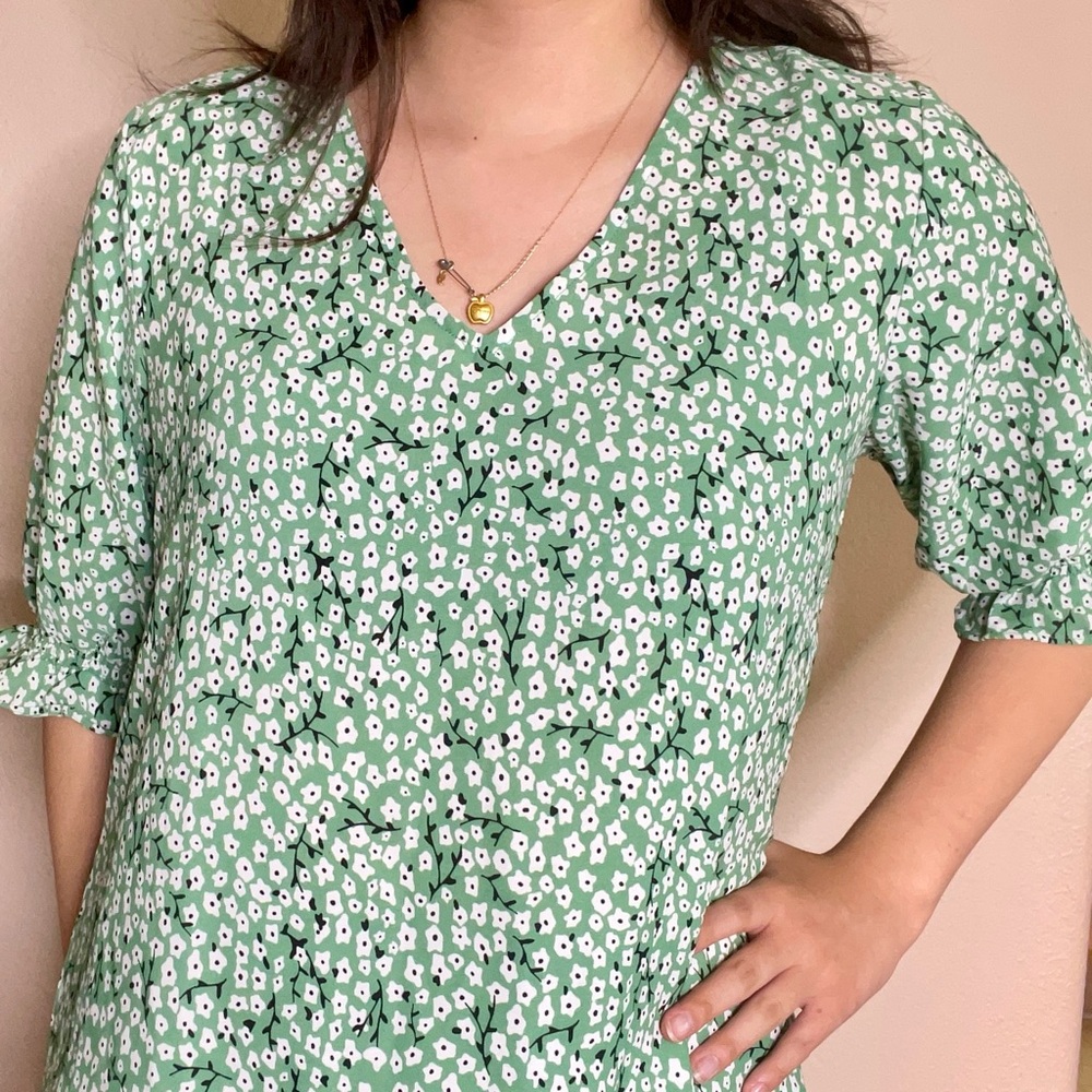 Well Worn Green Floral Blouse V-Neck